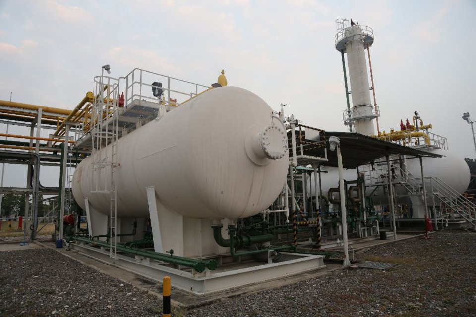 ENGINEERING DESAIN LOKASI SUMUR & JALUR FLOWLINE DI STRUKTUR C, D, E & F SALAWATI FIELD PAPUA